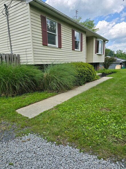 Building Photo - 5412 Legene Ln