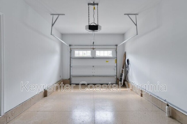 Building Photo - 2115 Belden Ave