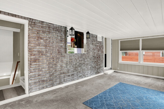 Building Photo - 233 W Westfield Blvd