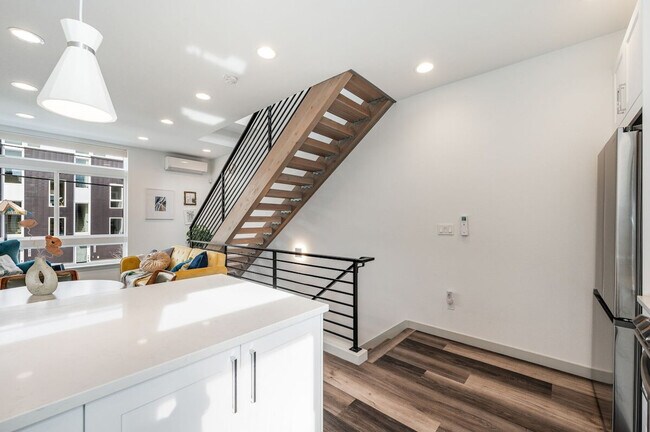 Building Photo - 4806 Dayton Ave N