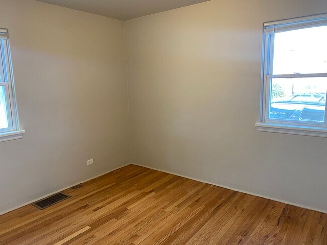 Building Photo - Central Park Home For Rent