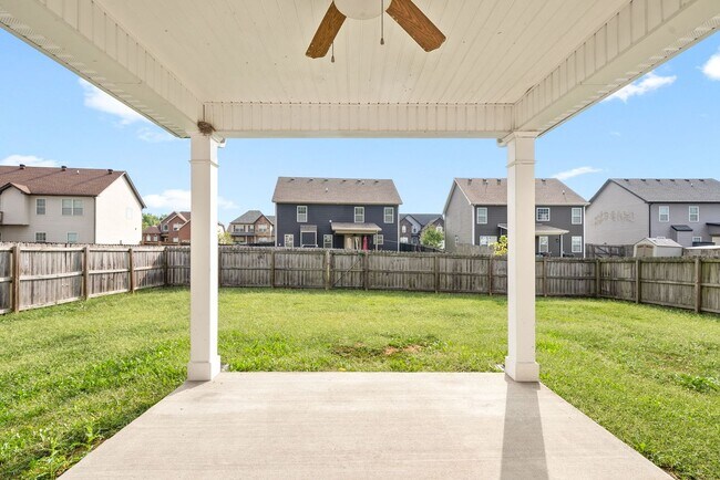 Building Photo - Pet Friendly Four Bedroom with Bonus!