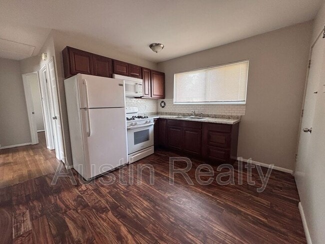 Building Photo - 8634 Burton Ave