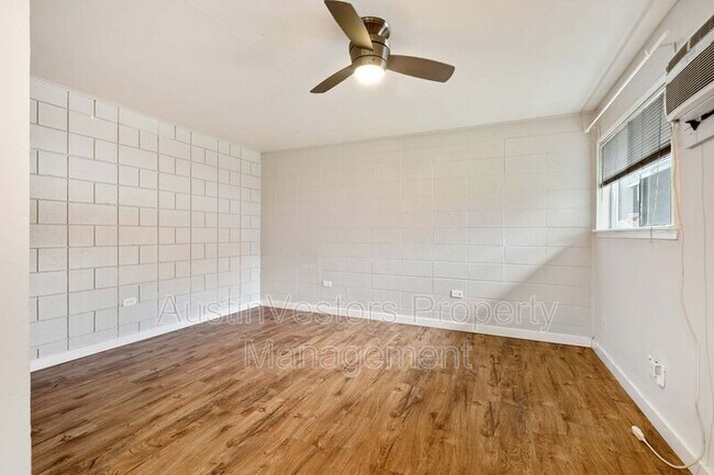 Building Photo - 903 Springdale Rd