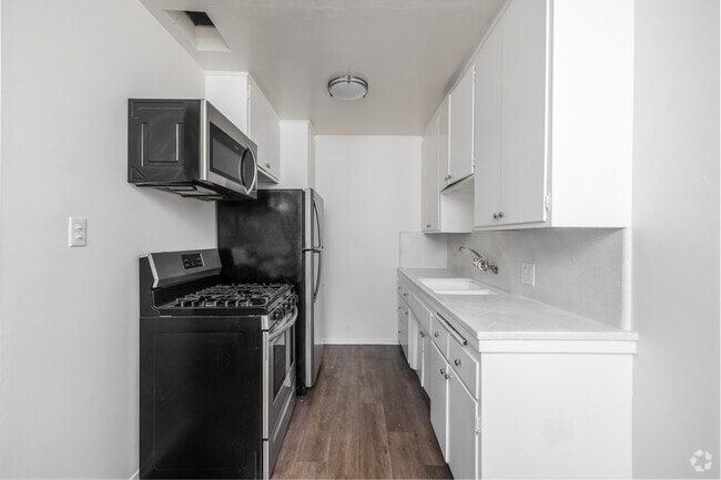 Interior Photo - 17th Street Santa Monica