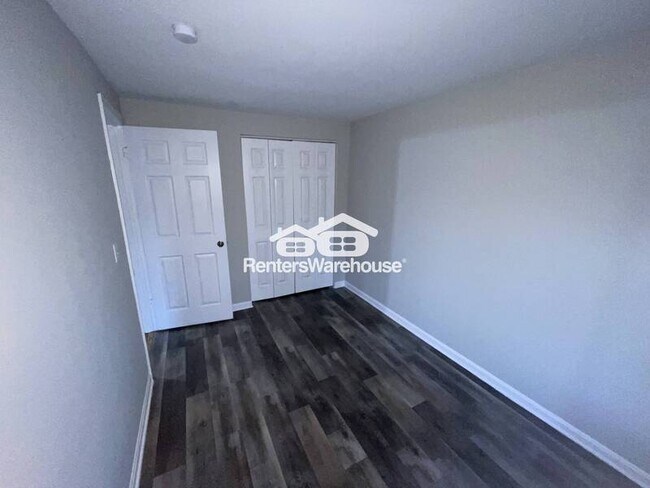 Building Photo - 1331 Stockett Square