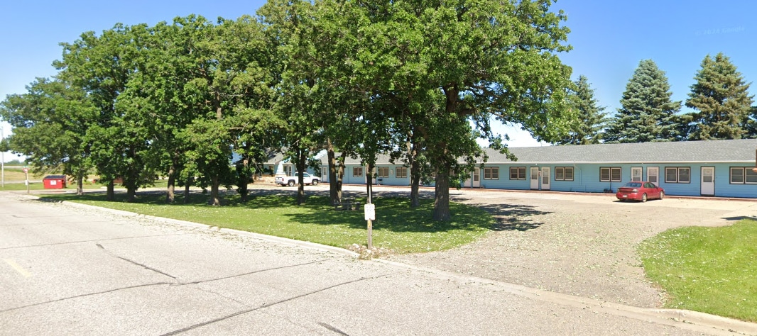Building Photo - 605 30th Ave W