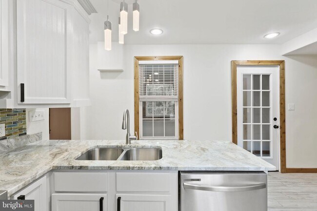 Building Photo - 3502 Buena Vista Ave