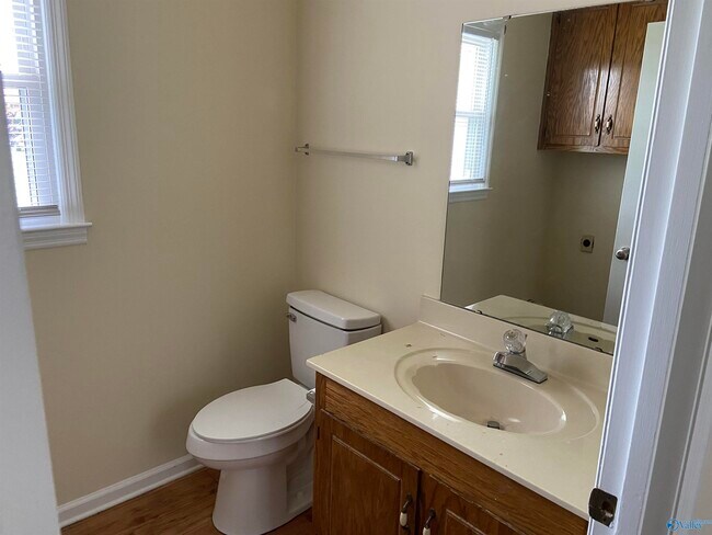 Building Photo - 402 Crutcher Cir