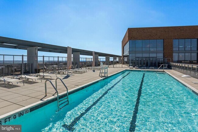 Building Photo - 2001 15th St N