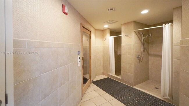Building Photo - 7918 Harbor Island Dr