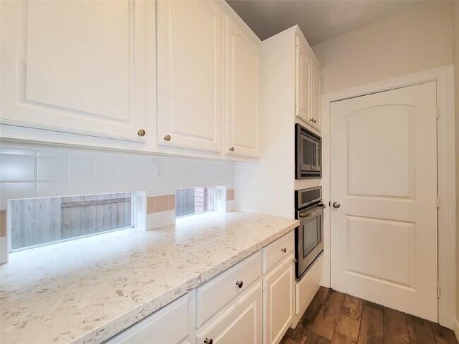 Building Photo - 5306 Pebble Way Ln