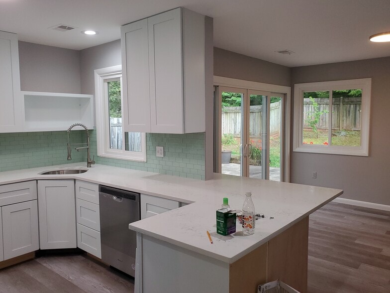 Kitchen - 417 Sugarland Run Dr