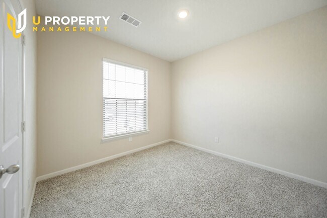 Building Photo - 1817 Dahlia Way
