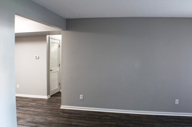 Building Photo - 2 bedroom Condo for rent! Available this A...