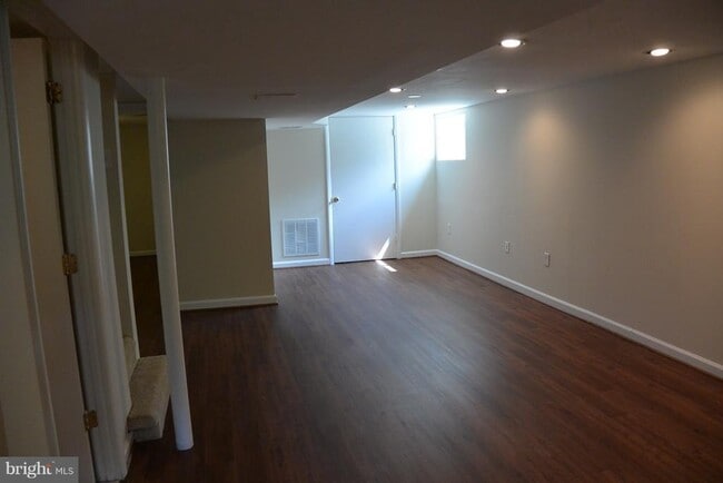 Building Photo - 3720 Terrace Dr