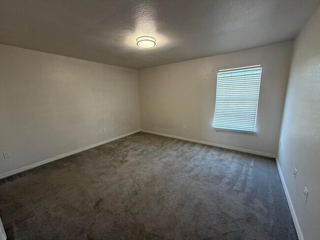 Building Photo - 2003 Claudia Ln