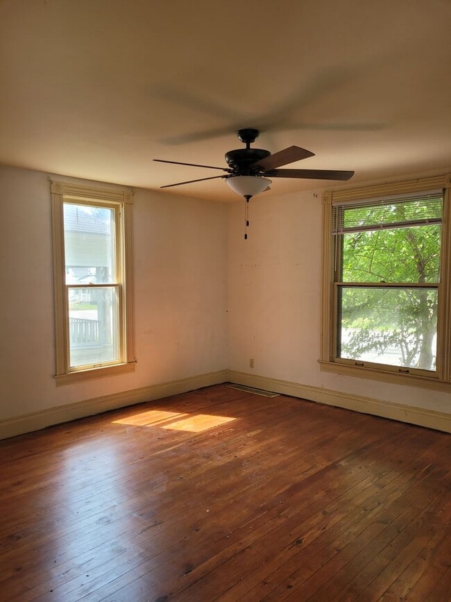 Building Photo - Nice 2Bed/1Bath Cottage
