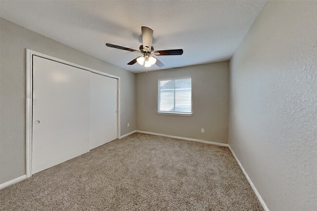 Building Photo - 22723 W Waterlake
