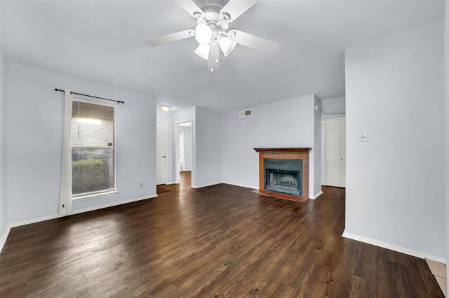 Building Photo - 2111 E Belt Line Rd