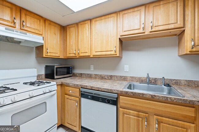 Building Photo - 580 Northridge Crossing Dr