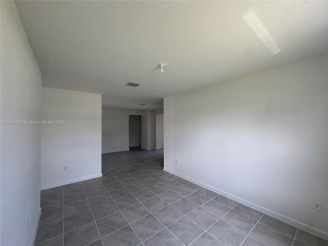 Building Photo - 2990 SE 23rd Ave