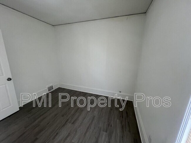 Building Photo - 3284 N 30th St