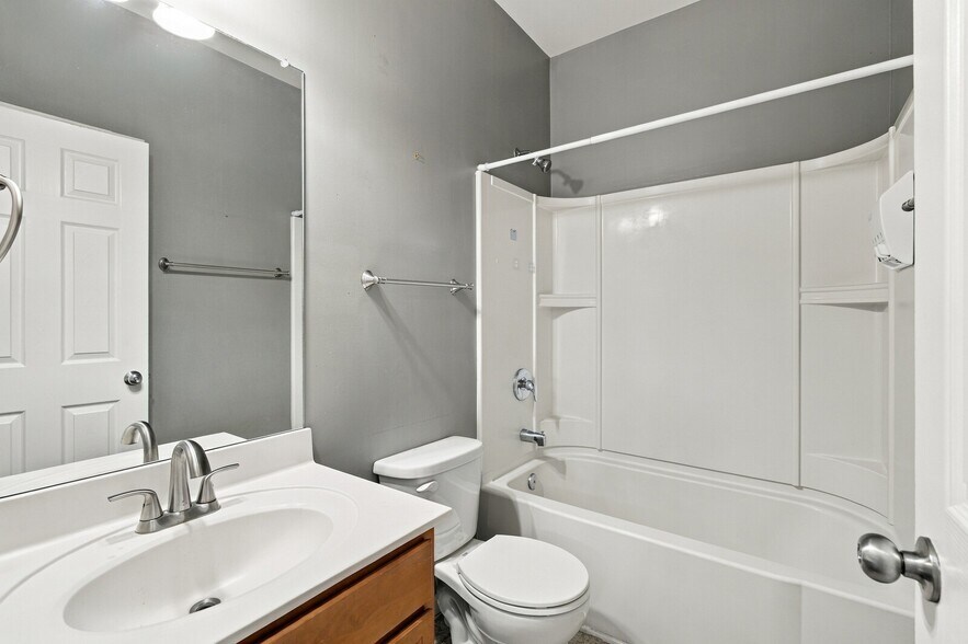 Building Photo - 132 Slaters Dr