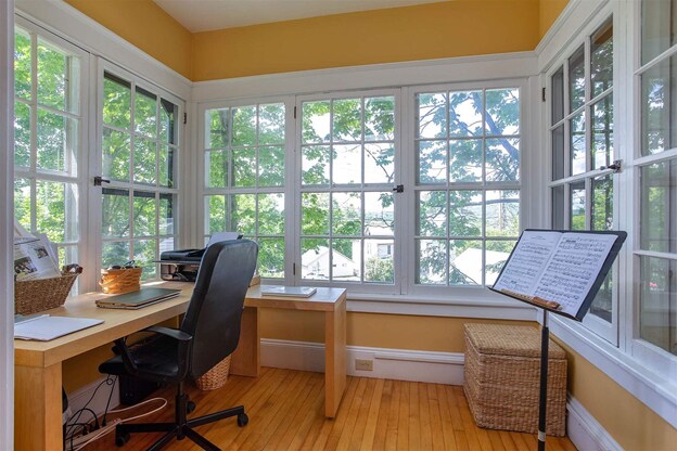 Building Photo - 93 School St