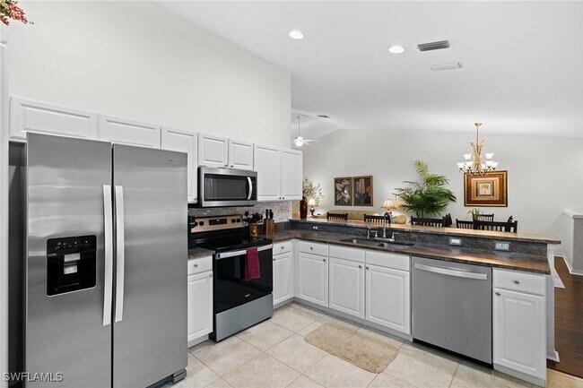 Building Photo - 23785 Clear Spring Ct
