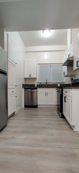 Primary Photo - 1331 S Park Ave