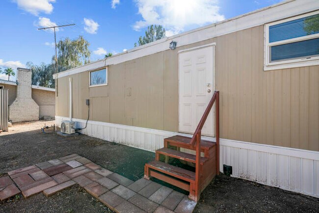 Building Photo - 3120 N Romero Rd