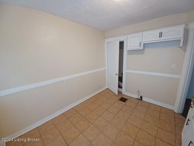 Building Photo - 744 S 37th St
