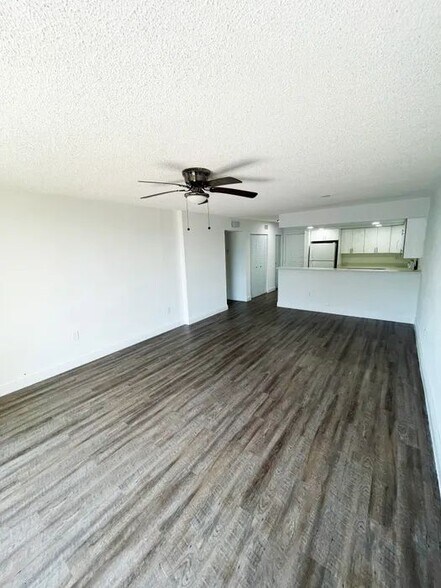 Building Photo - 17300 NW 68th Ave