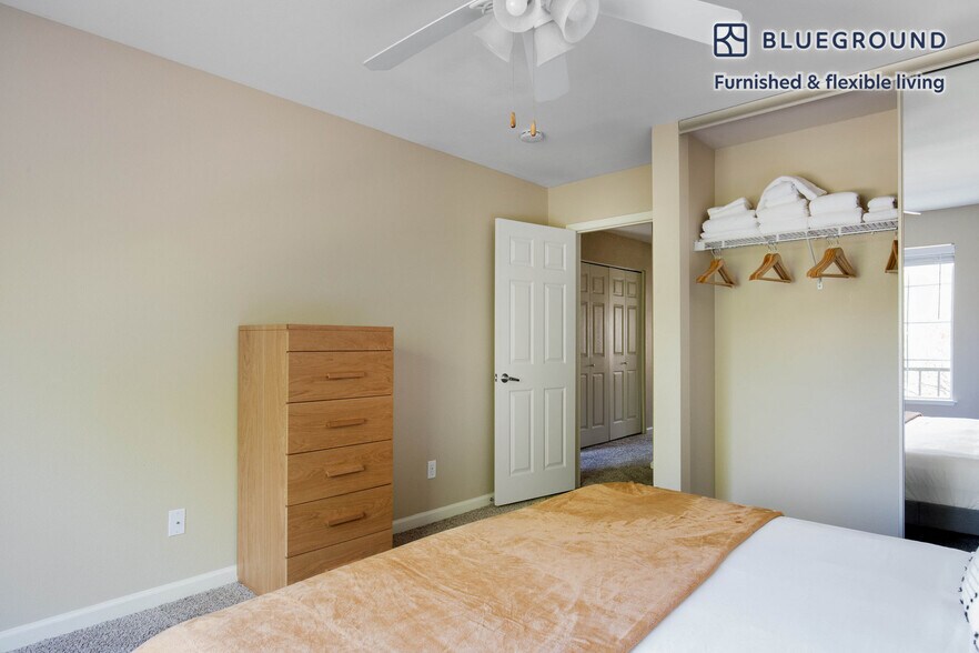 Building Photo - 1570 Vista Club Cir