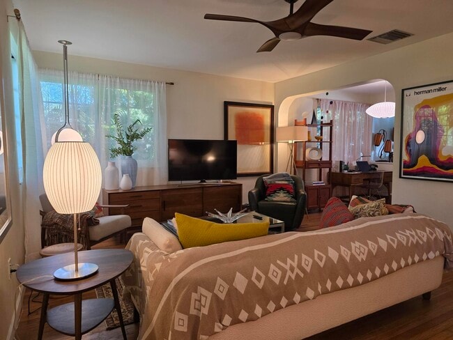 Building Photo - 1118 N K St