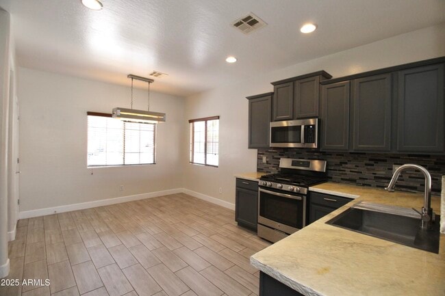 Building Photo - 19350 E Carriage Way