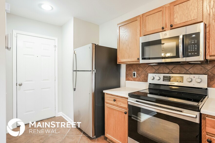 Building Photo - 6008 Porterdale Dr