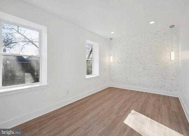 Building Photo - 5043 Spruce St