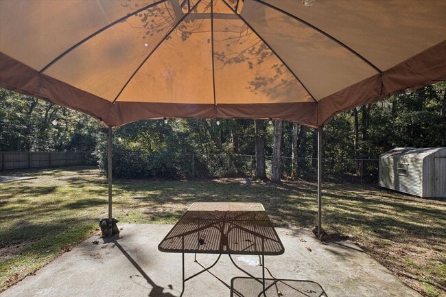 Building Photo - MOVE-IN READY! (Pet Friendly)