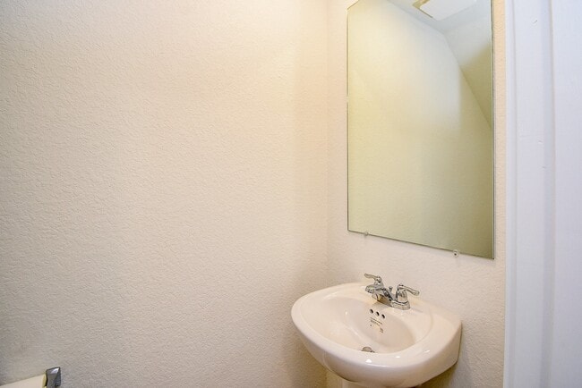 Building Photo - 6850 Flowering Ginger Ln