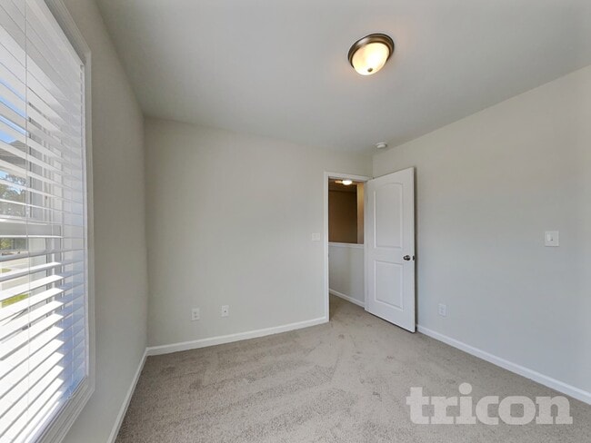 Building Photo - 110 Shore