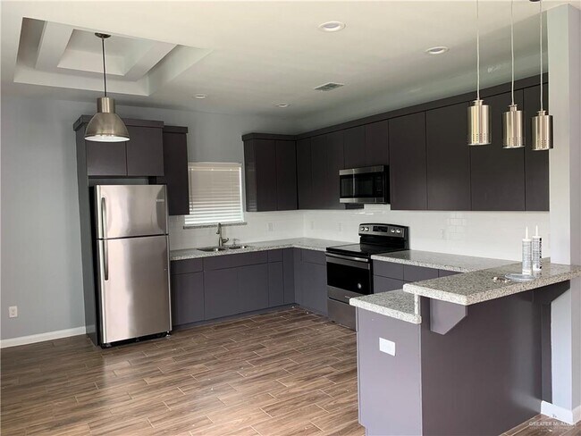 Building Photo - 909 W Smith Dr