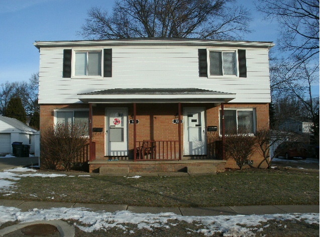 Primary Photo - 905 Davis Ave