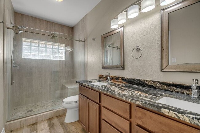 Building Photo - "Fantastic 3-Bedroom, 2 Bath Home in Prime...