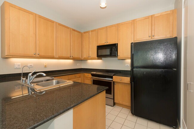 Building Photo - 501 N Clinton St