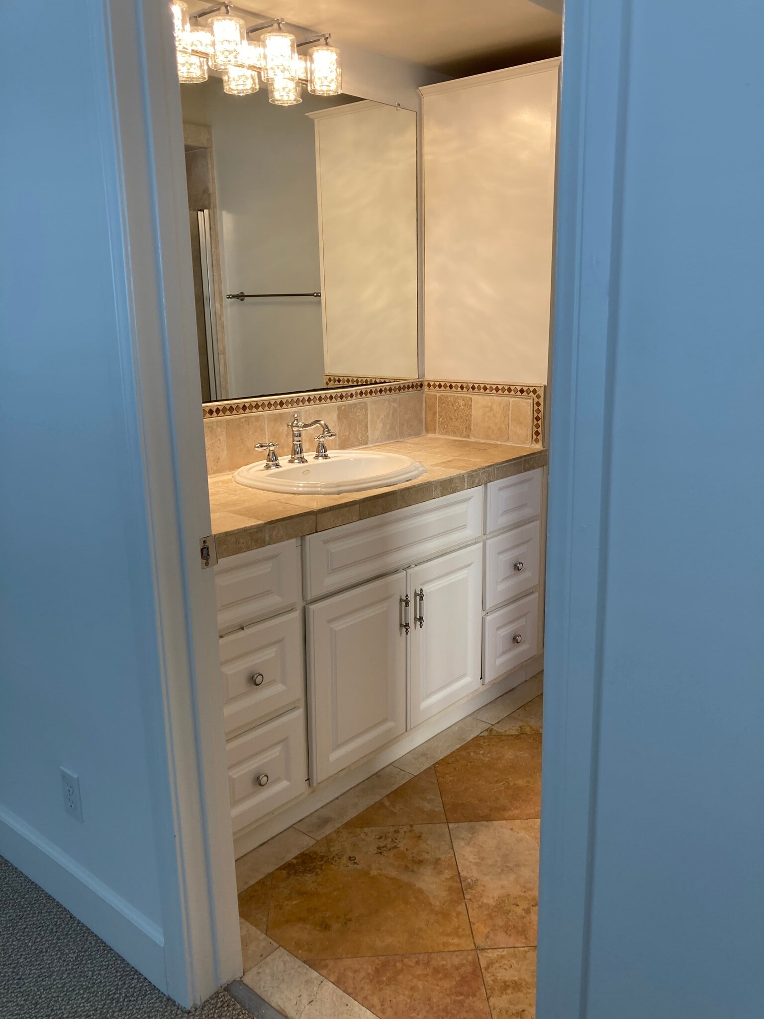 Building Photo - 20428 Roslin Ave