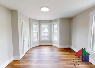 Building Photo - 49 Maple Ave