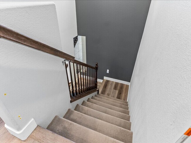 Building Photo - 9131 Mount Wilson St