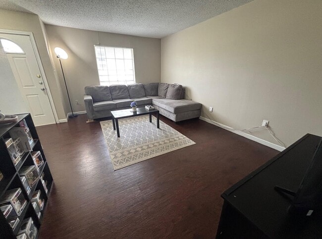Building Photo - 6503 Dunn Dr